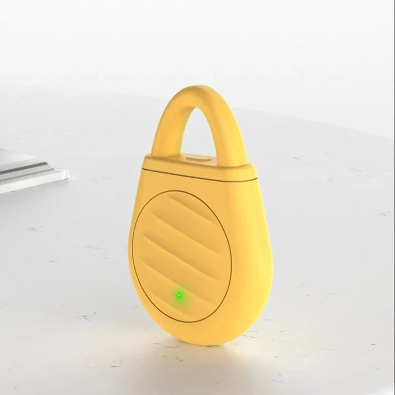 🐦No more trouble from birds, beasts and locusts!Portable Ultrasonic Bird Repellent Keychain